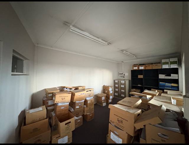 475M² SHOWROOM TO LET IN PAARDEN EILAND